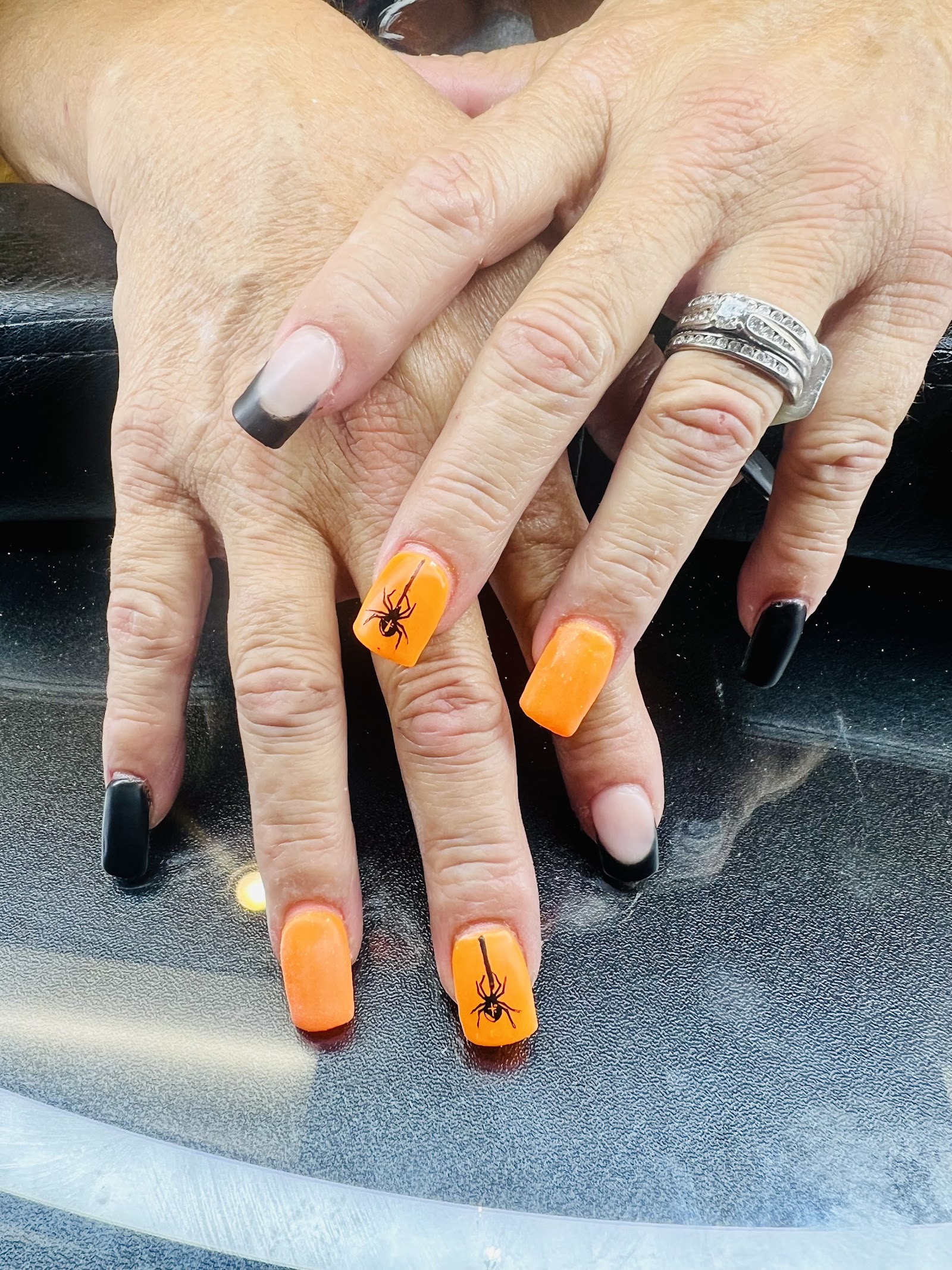Blossom Nails LLC logo